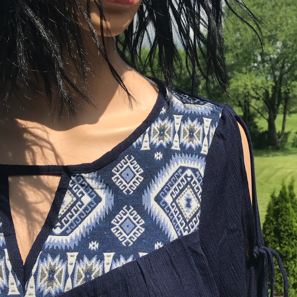 🌸🆕 Flare Open Shoulder Navy Dress - Picture 3 of 8